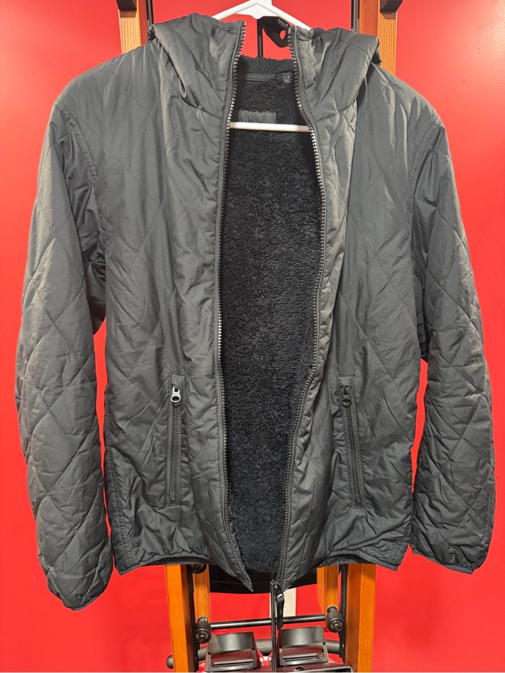 UNIQLO Quilted Lightweight Jacket With Pile-Lined Fleece Men’s Small Black - Picture 4 of 7